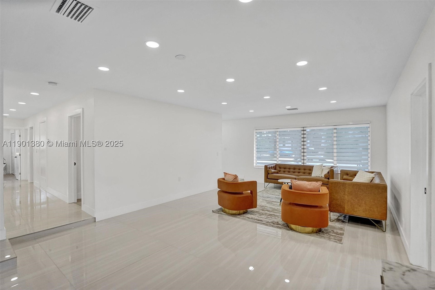 HOLLYWOOD LAKES SECTION - Residential