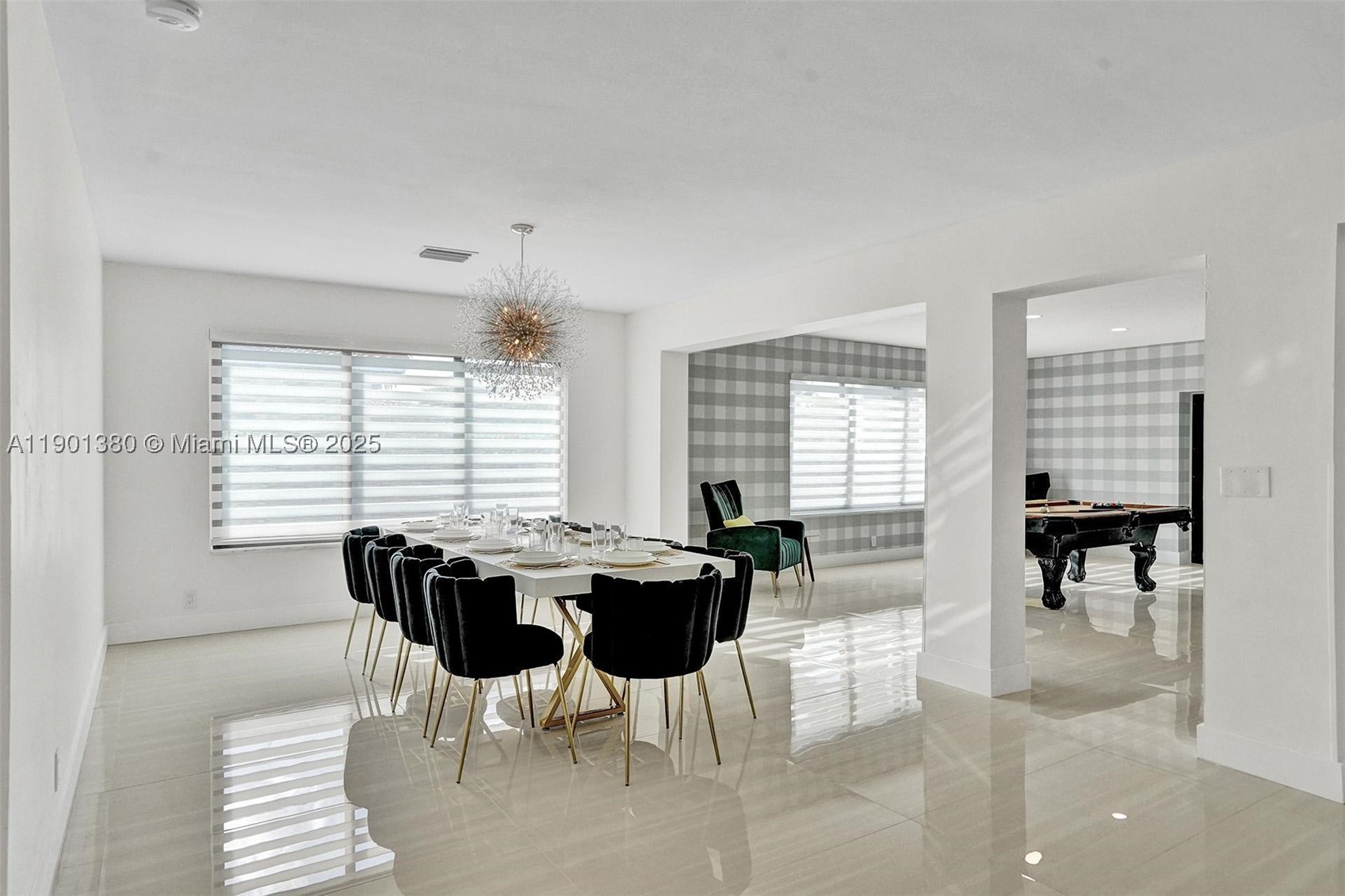 HOLLYWOOD LAKES SECTION - Residential