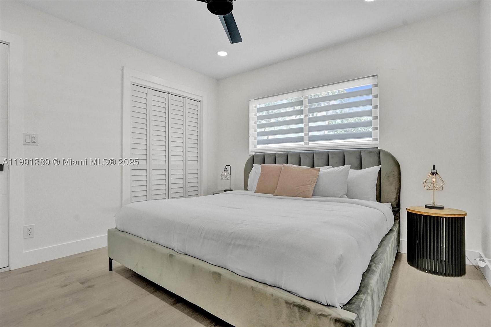 HOLLYWOOD LAKES SECTION - Residential
