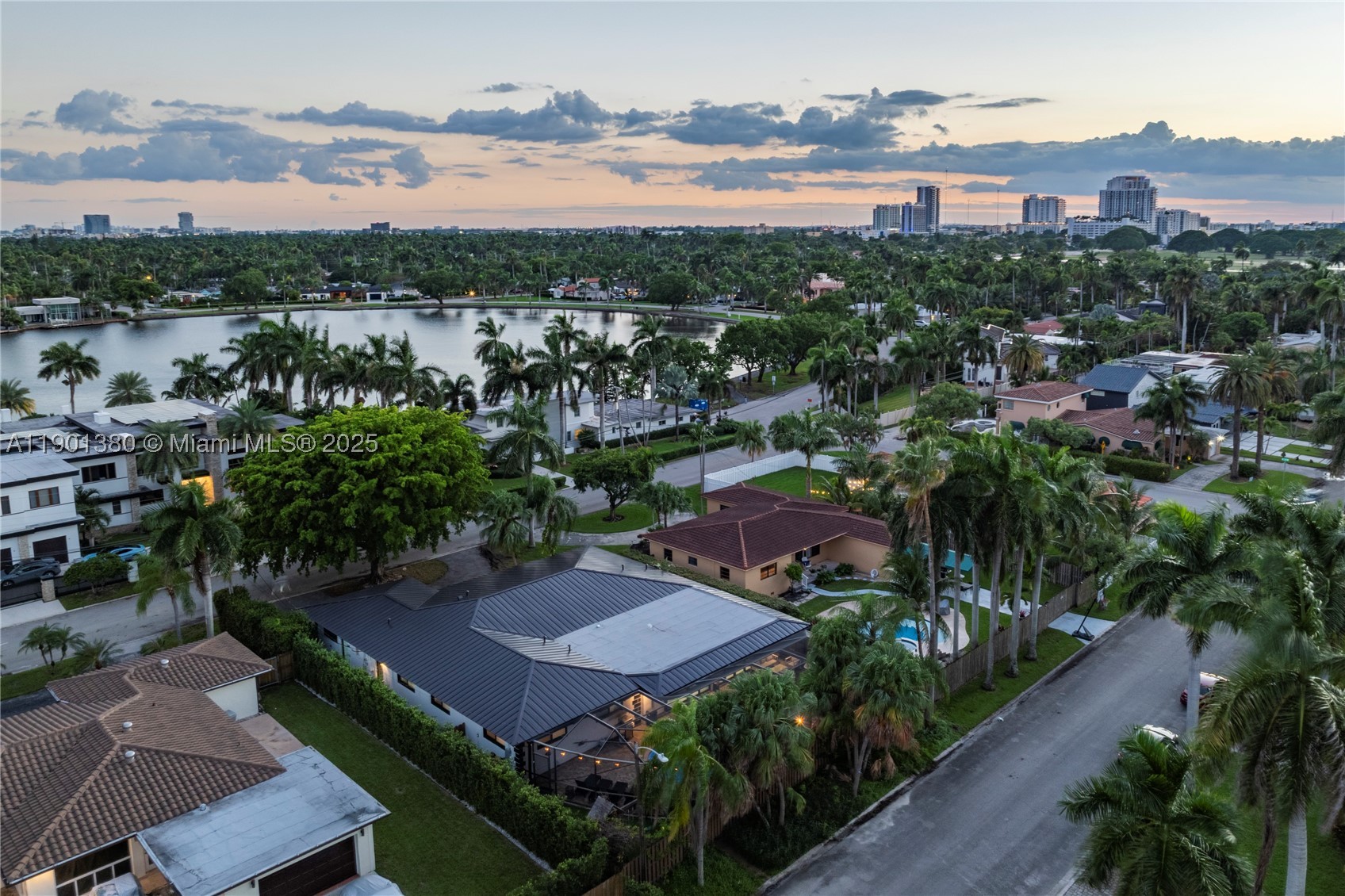 HOLLYWOOD LAKES SECTION - Residential