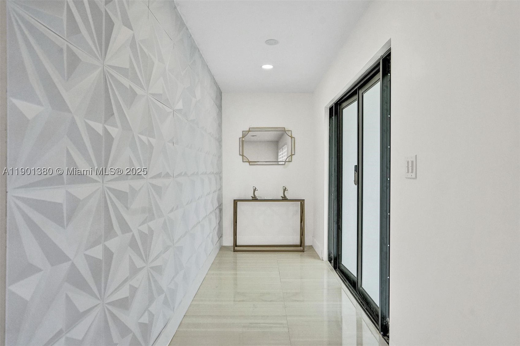 HOLLYWOOD LAKES SECTION - Residential