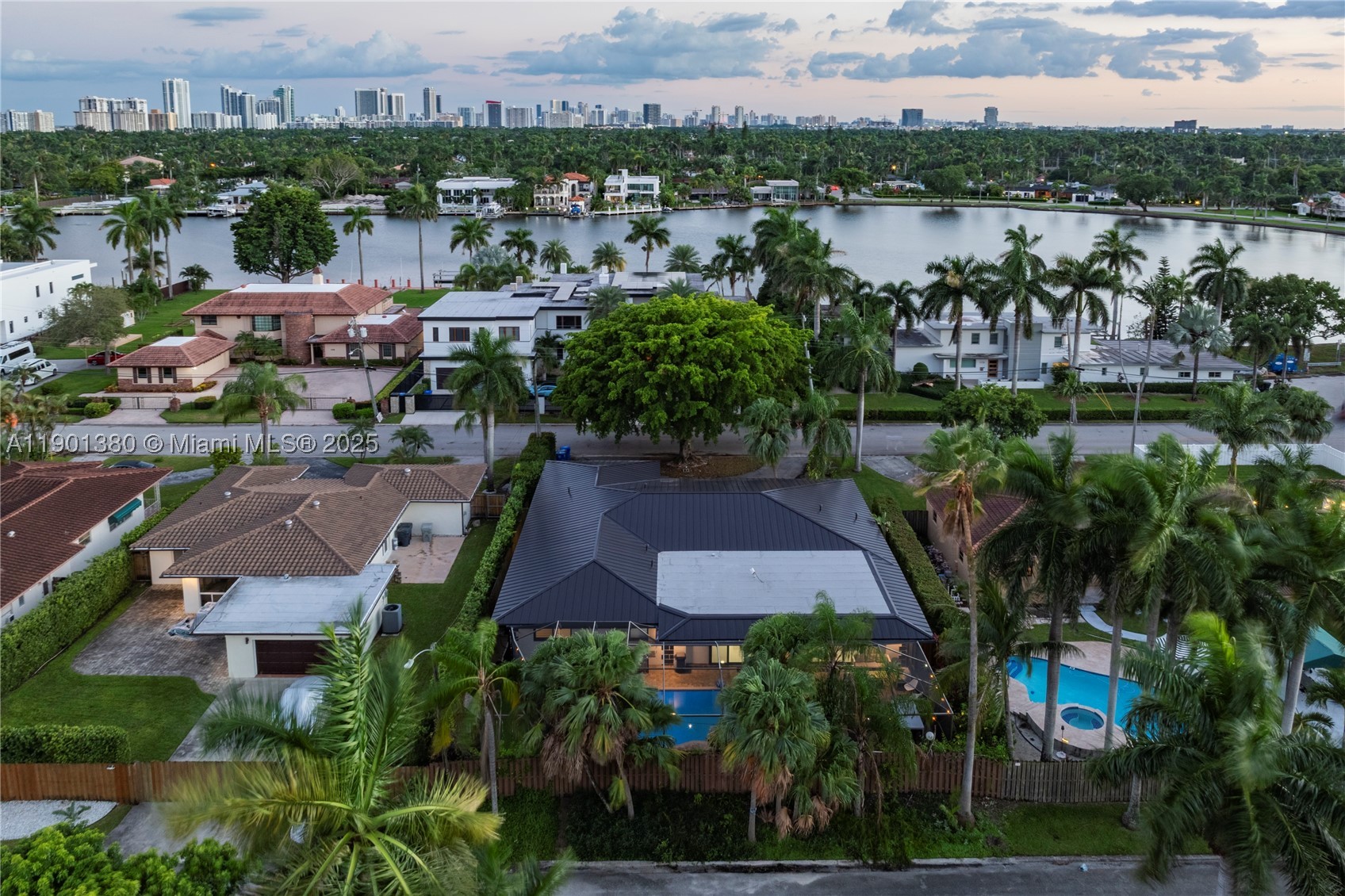 HOLLYWOOD LAKES SECTION - Residential