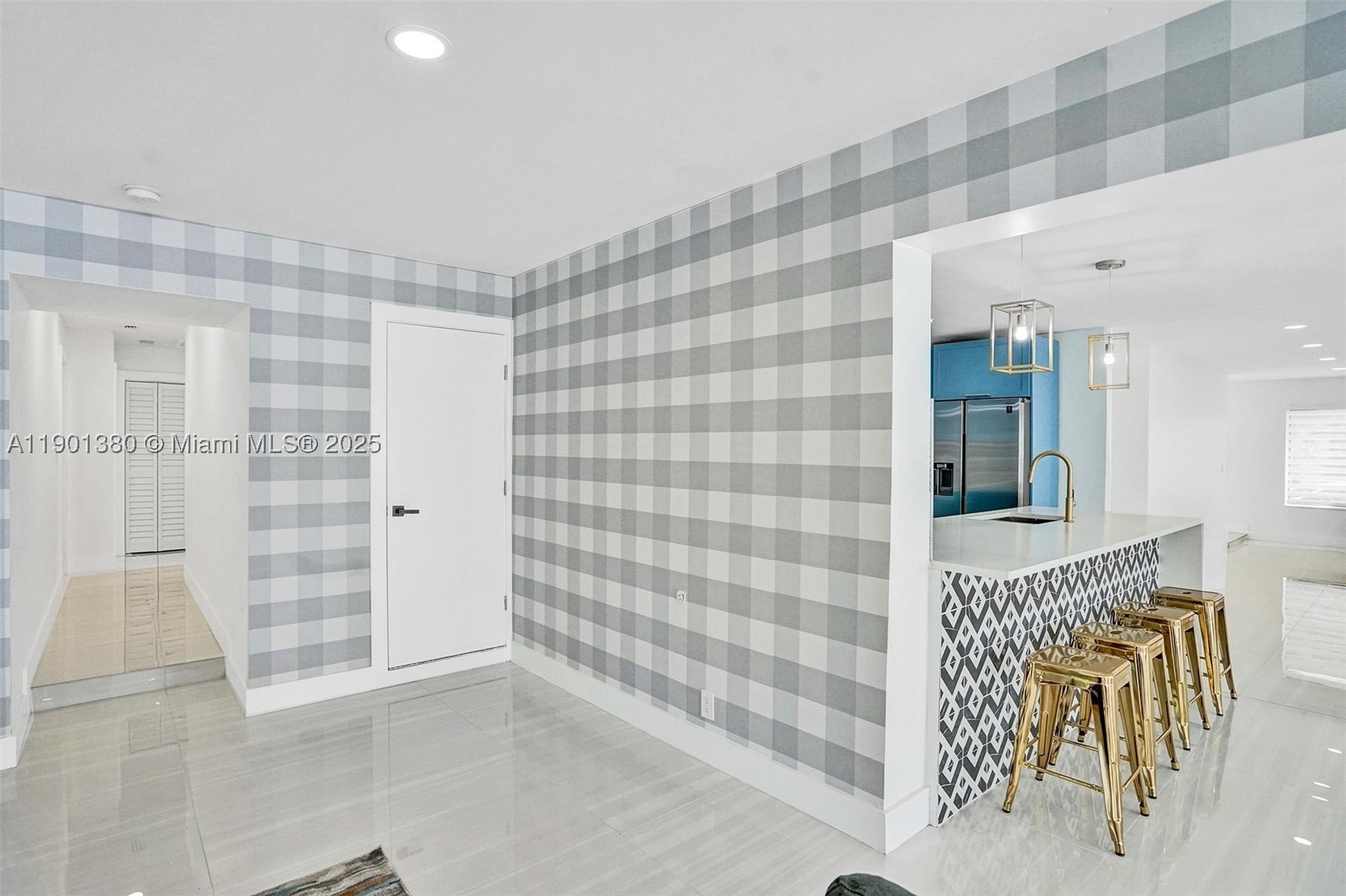 HOLLYWOOD LAKES SECTION - Residential