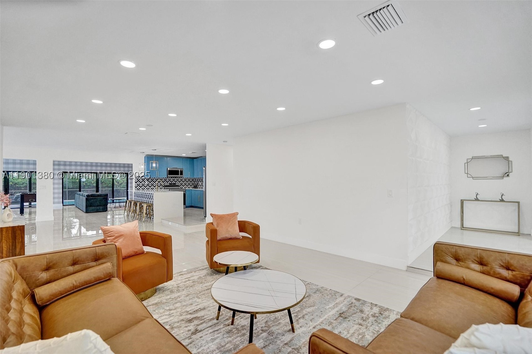 HOLLYWOOD LAKES SECTION - Residential