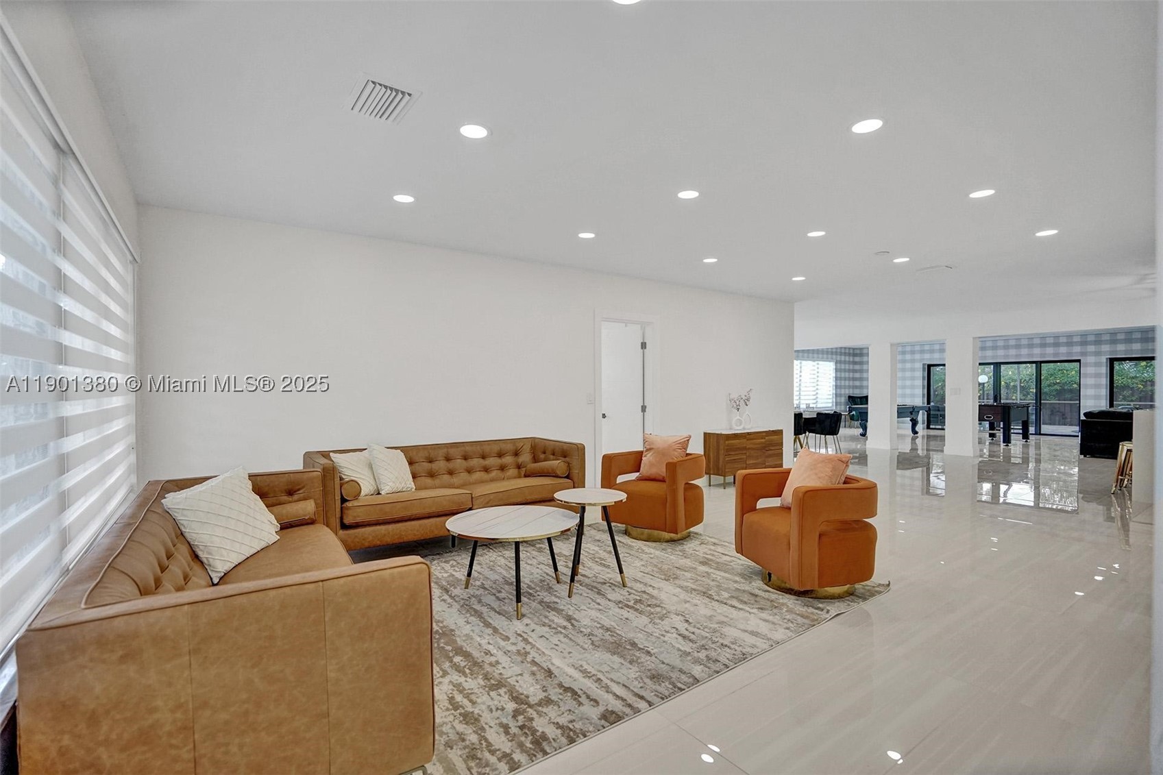 HOLLYWOOD LAKES SECTION - Residential