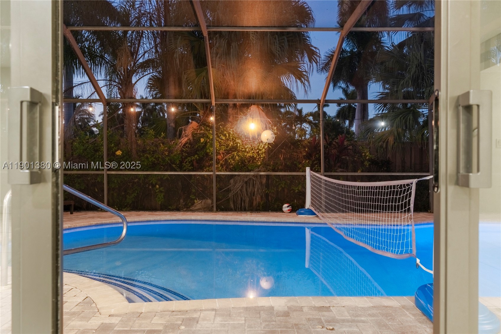 HOLLYWOOD LAKES SECTION - Residential