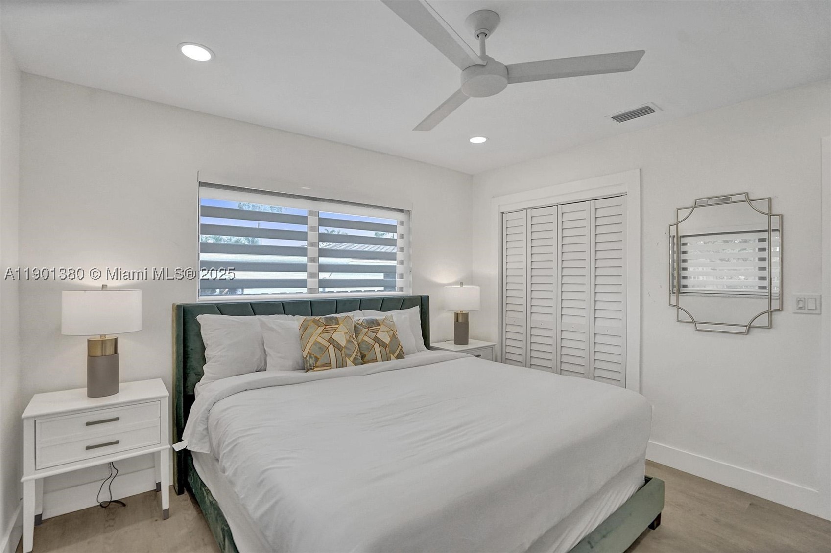 HOLLYWOOD LAKES SECTION - Residential