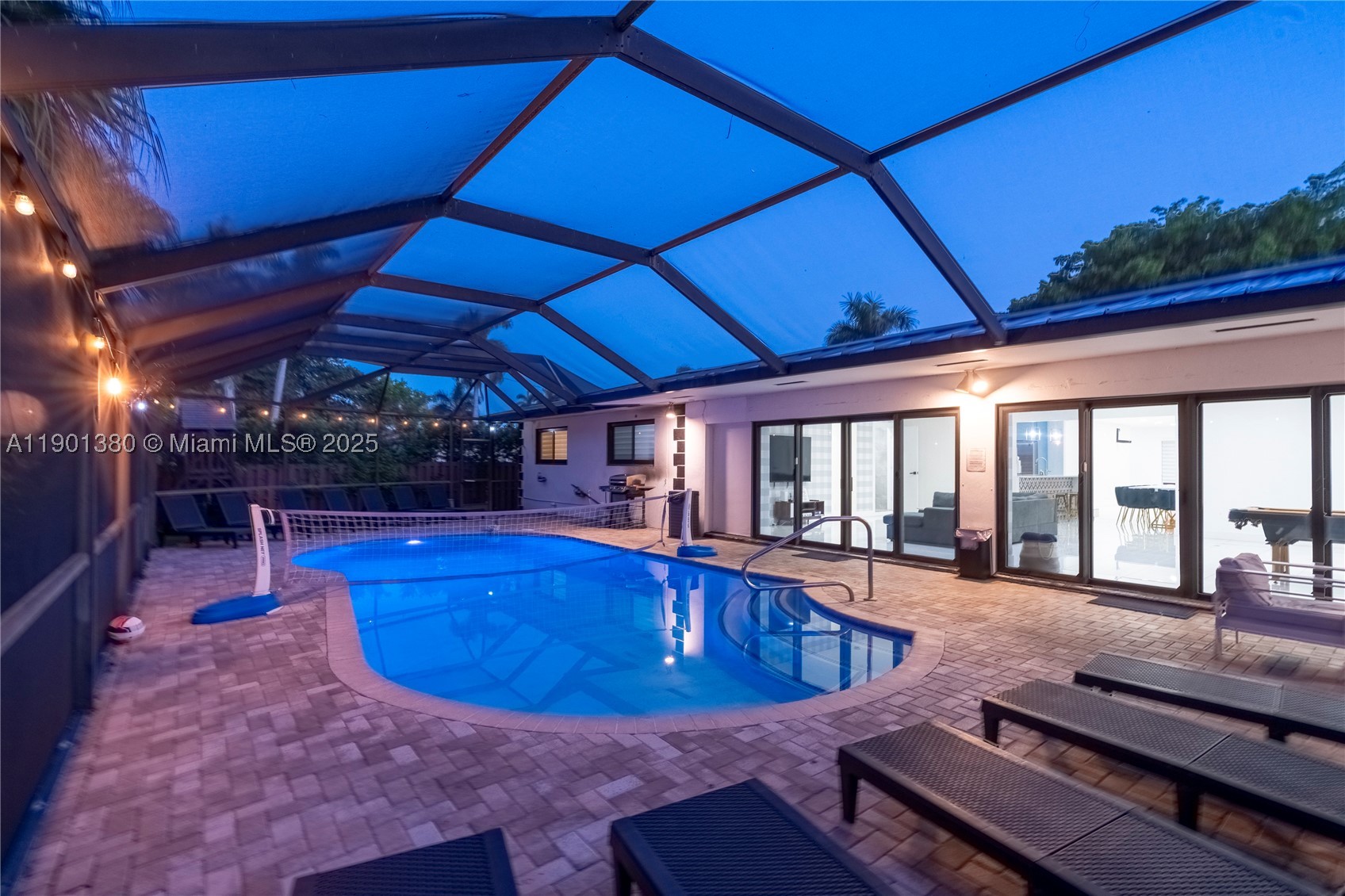 HOLLYWOOD LAKES SECTION - Residential