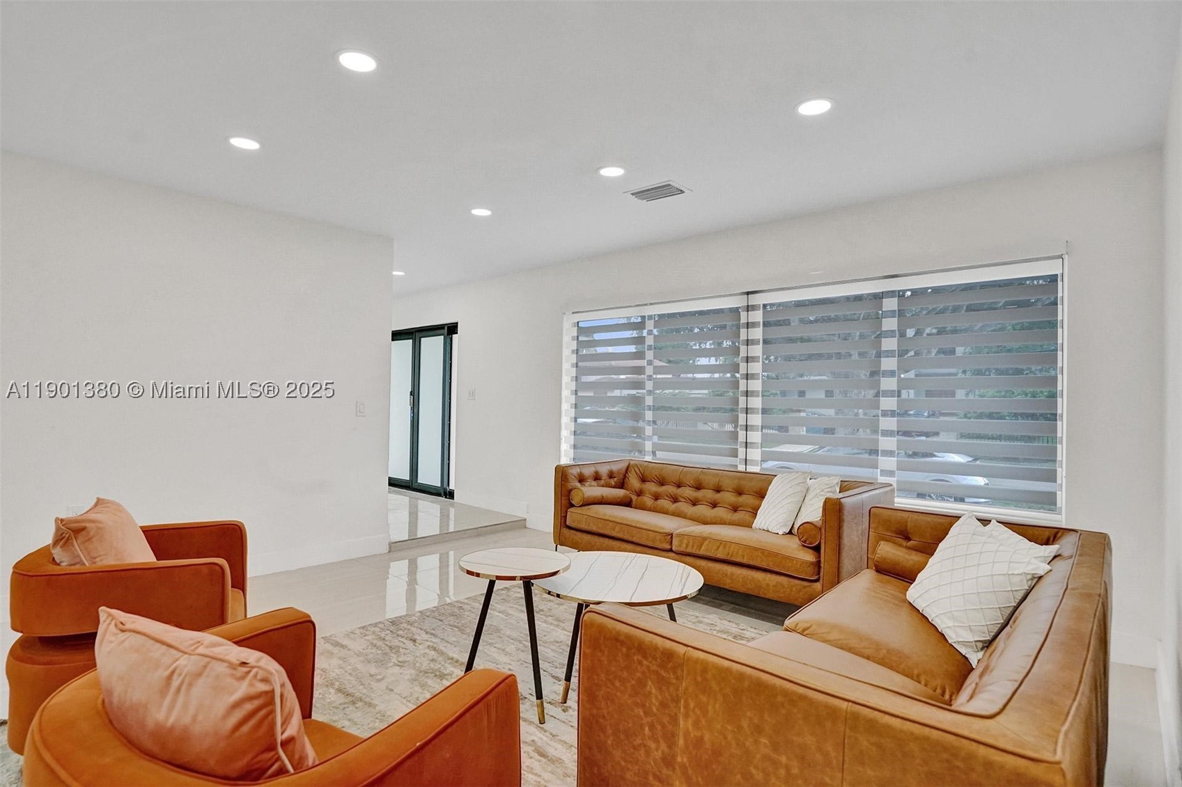 HOLLYWOOD LAKES SECTION - Residential
