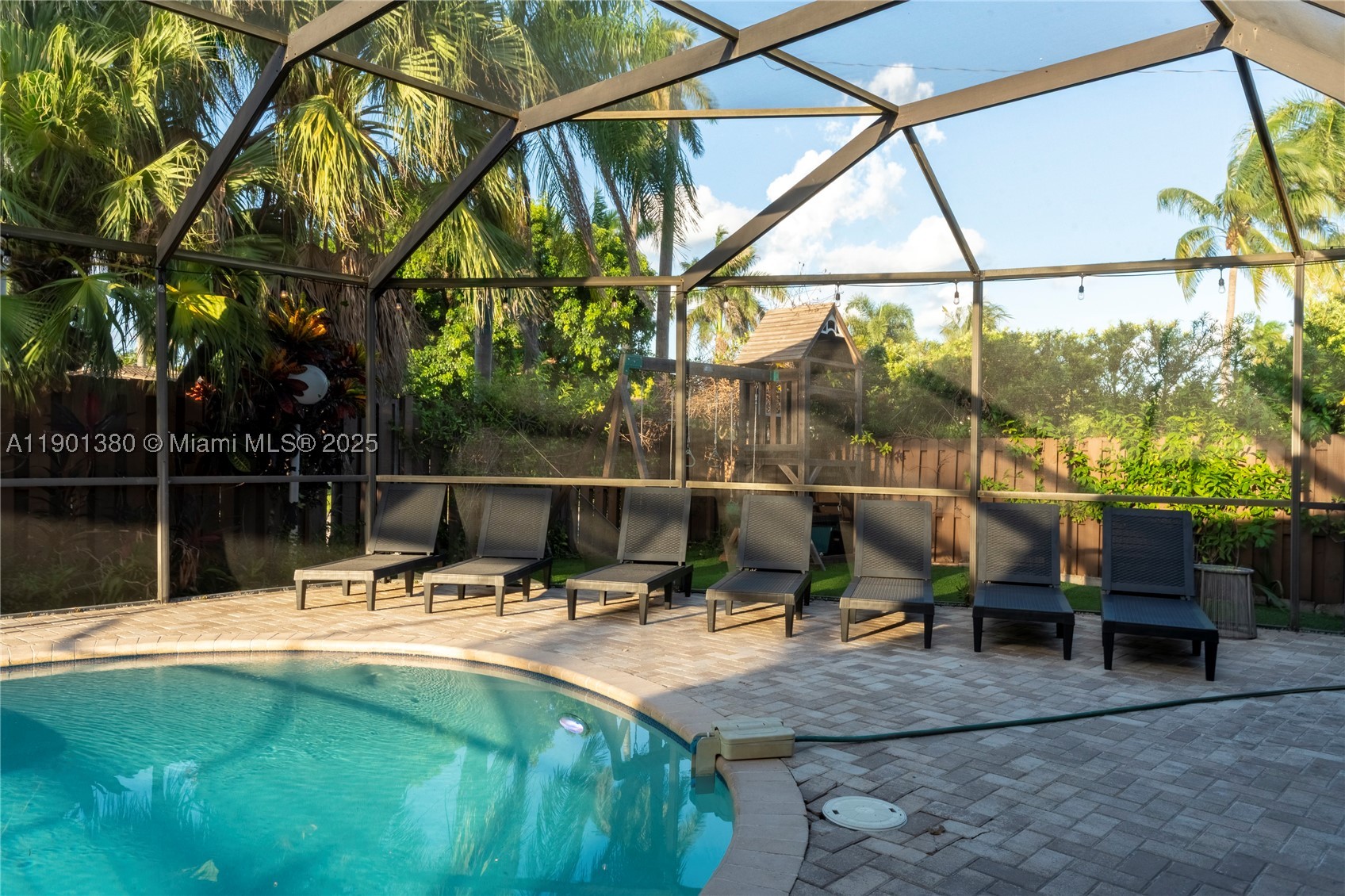 HOLLYWOOD LAKES SECTION - Residential