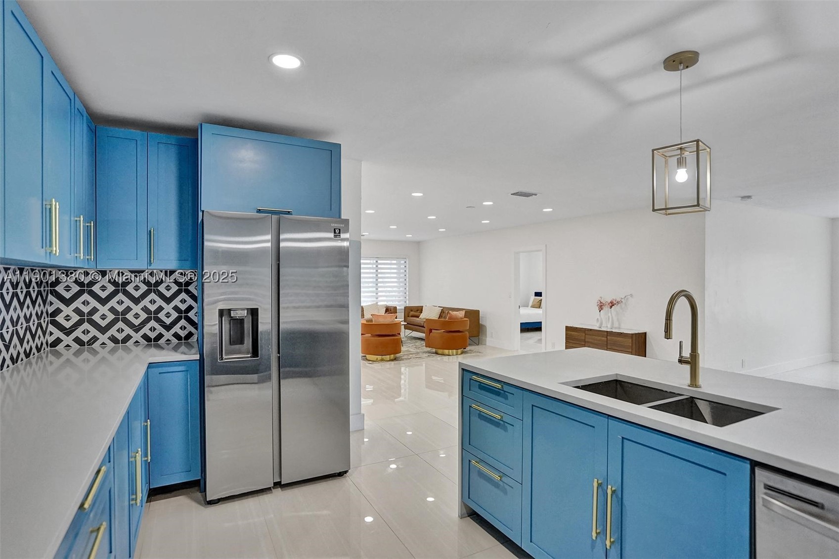 HOLLYWOOD LAKES SECTION - Residential
