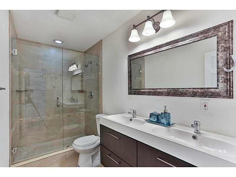 CORAL WAY PLAZA - Residential