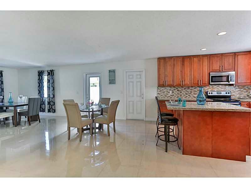 CORAL WAY PLAZA - Residential
