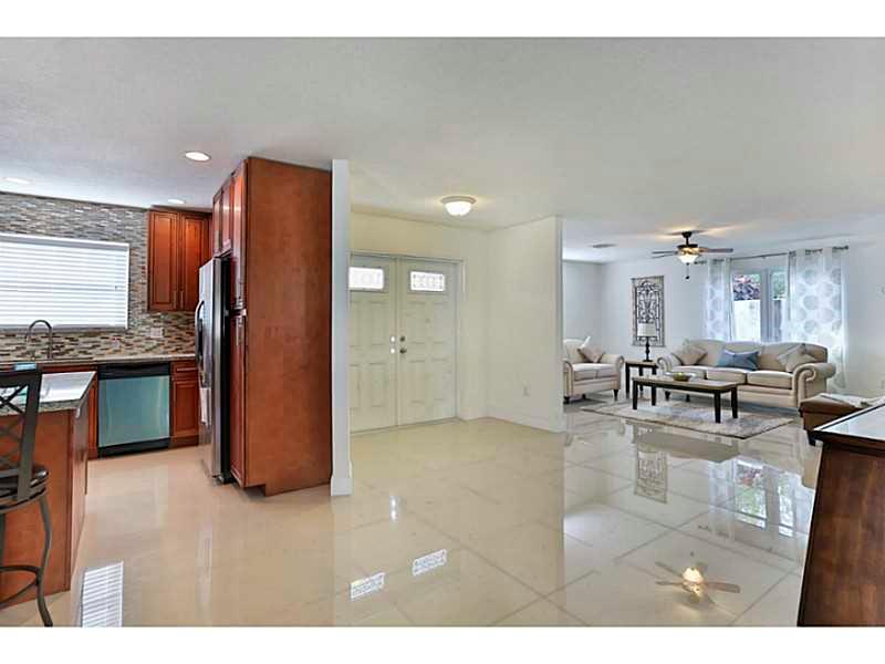 CORAL WAY PLAZA - Residential