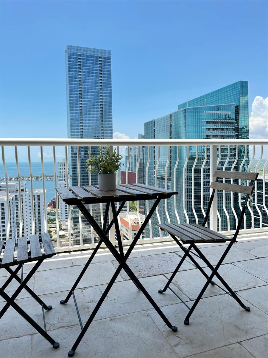 THE CLUB AT BRICKELL BAY - Residential