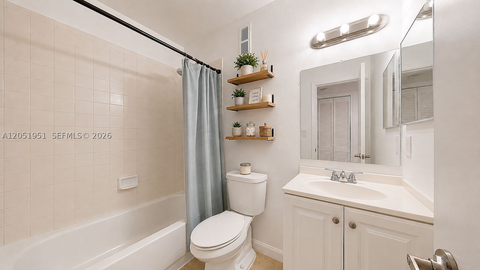WATERSIDE VILLAGE THREE C - Residential