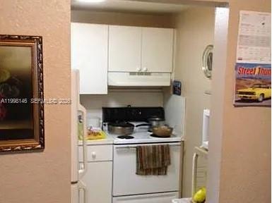 LAS ESTRELLAS CONDO - Residential