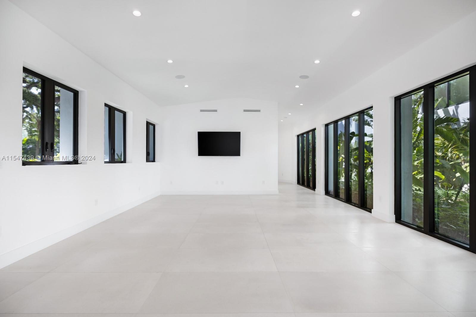 CORAL GABLES WATERWAY - Residential