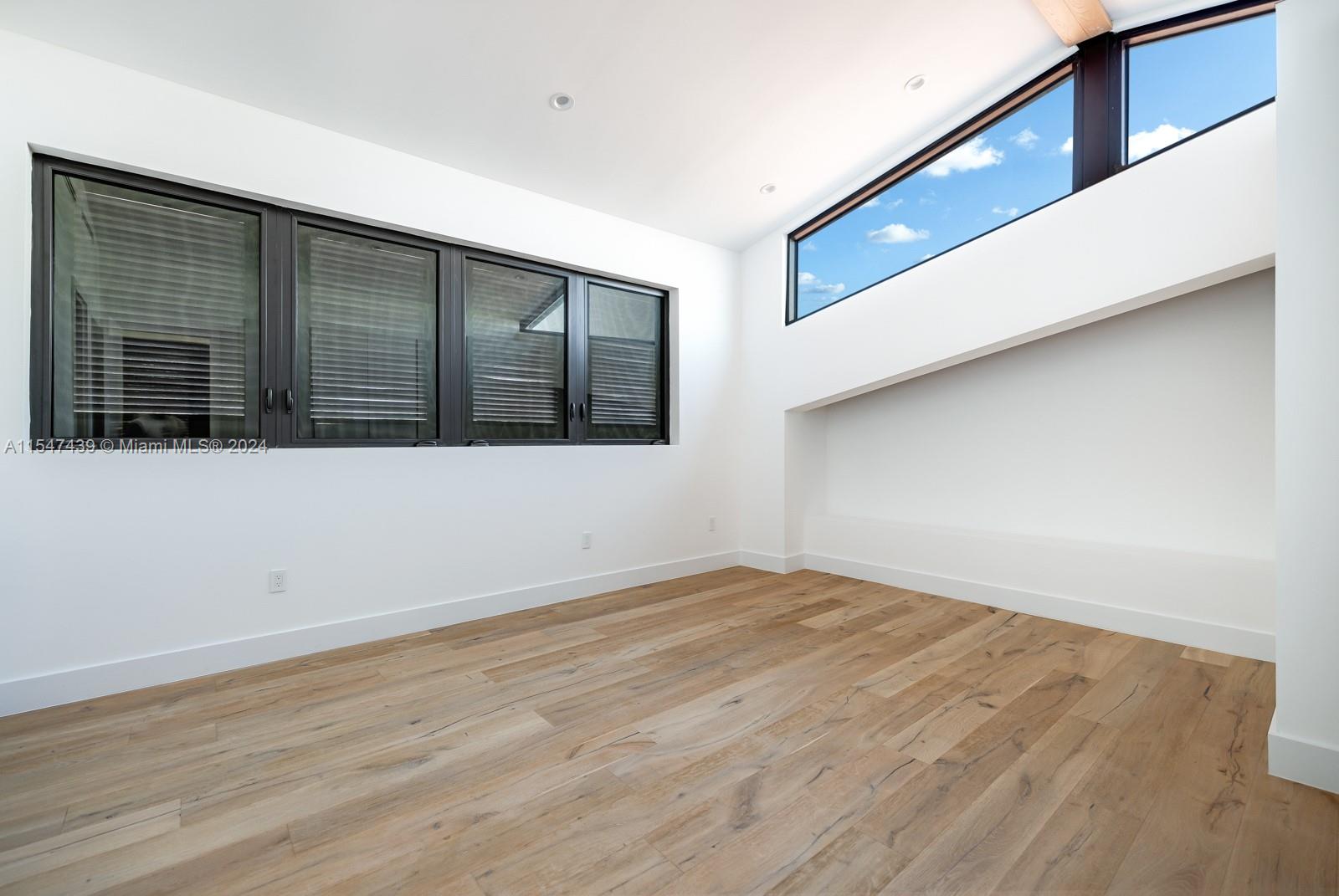 CORAL GABLES WATERWAY - Residential