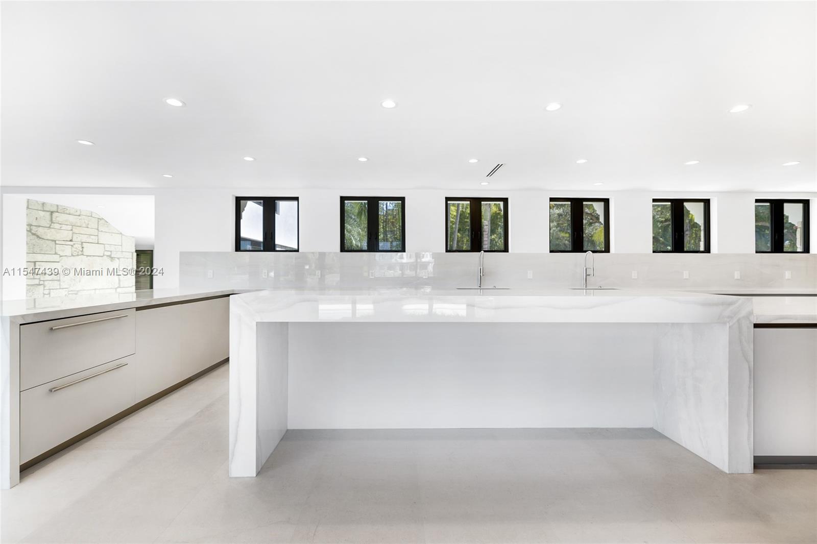 CORAL GABLES WATERWAY - Residential