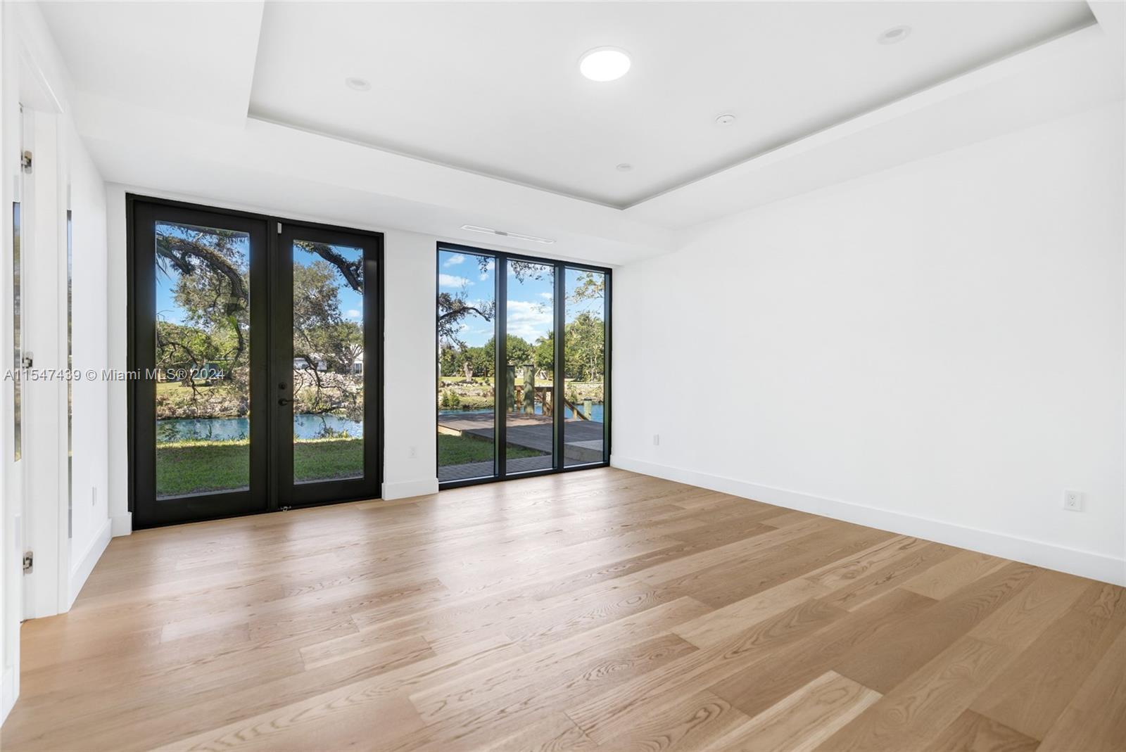 CORAL GABLES WATERWAY - Residential