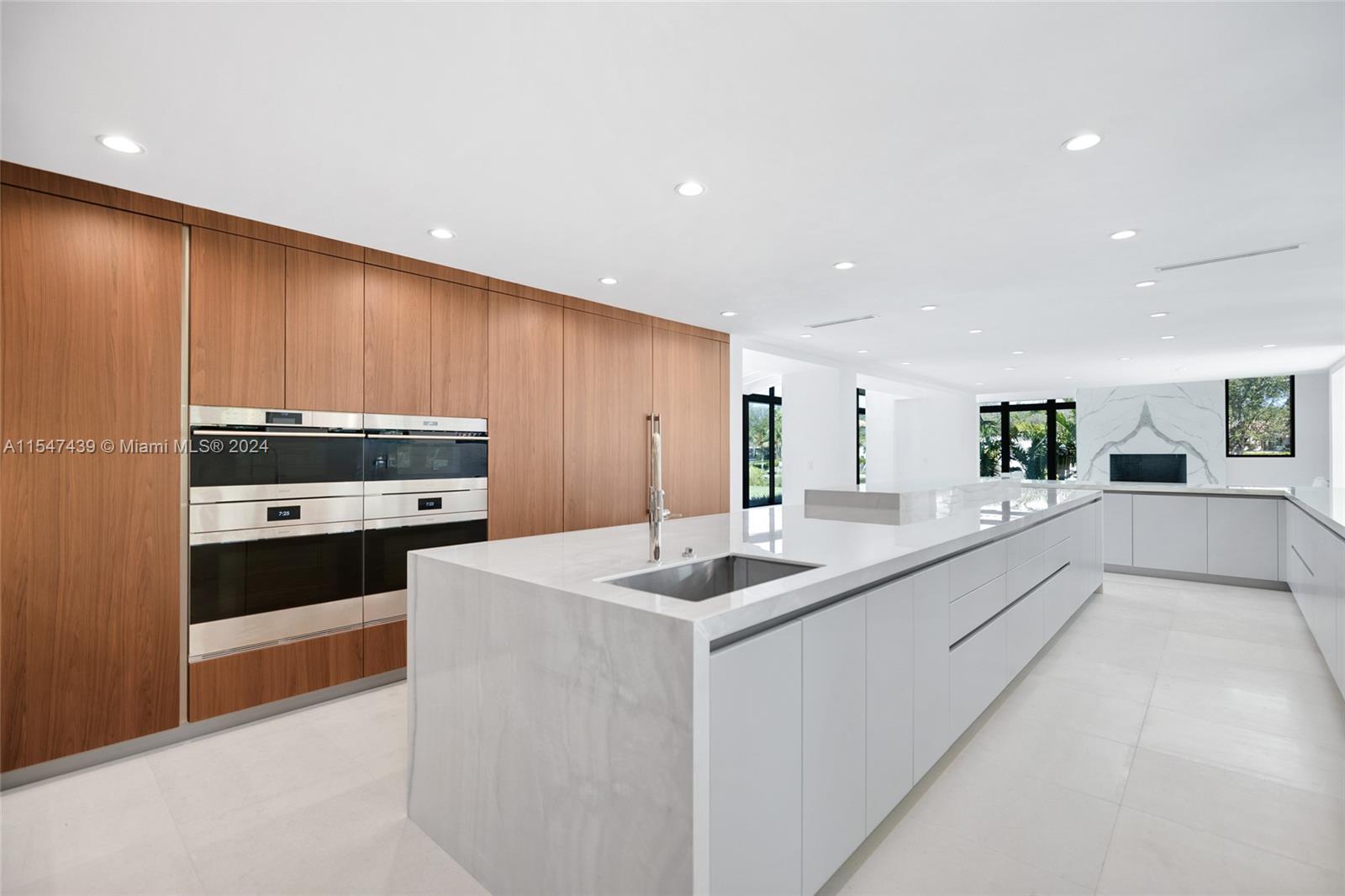 CORAL GABLES WATERWAY - Residential