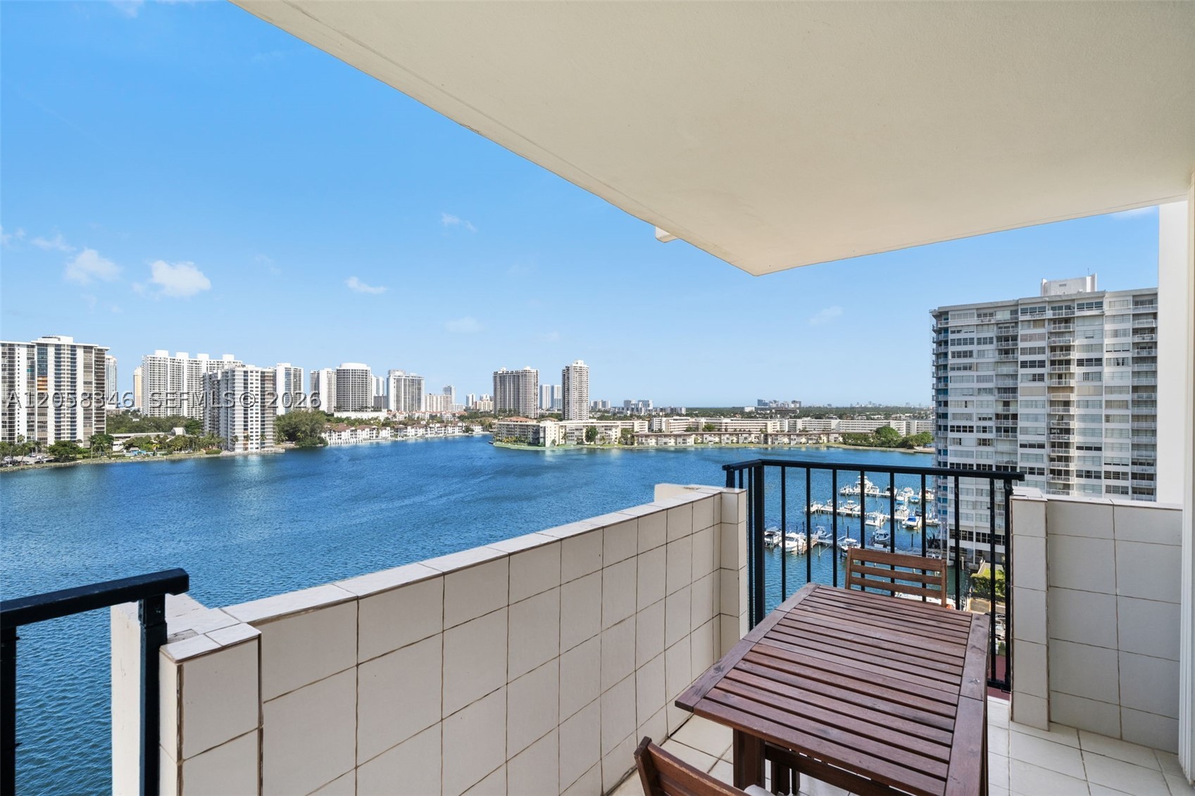 COMMODORE PLAZA CONDO - Residential