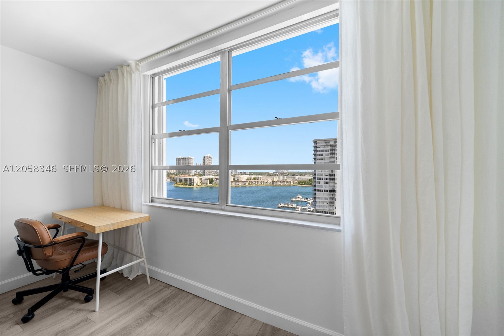 COMMODORE PLAZA CONDO - Residential