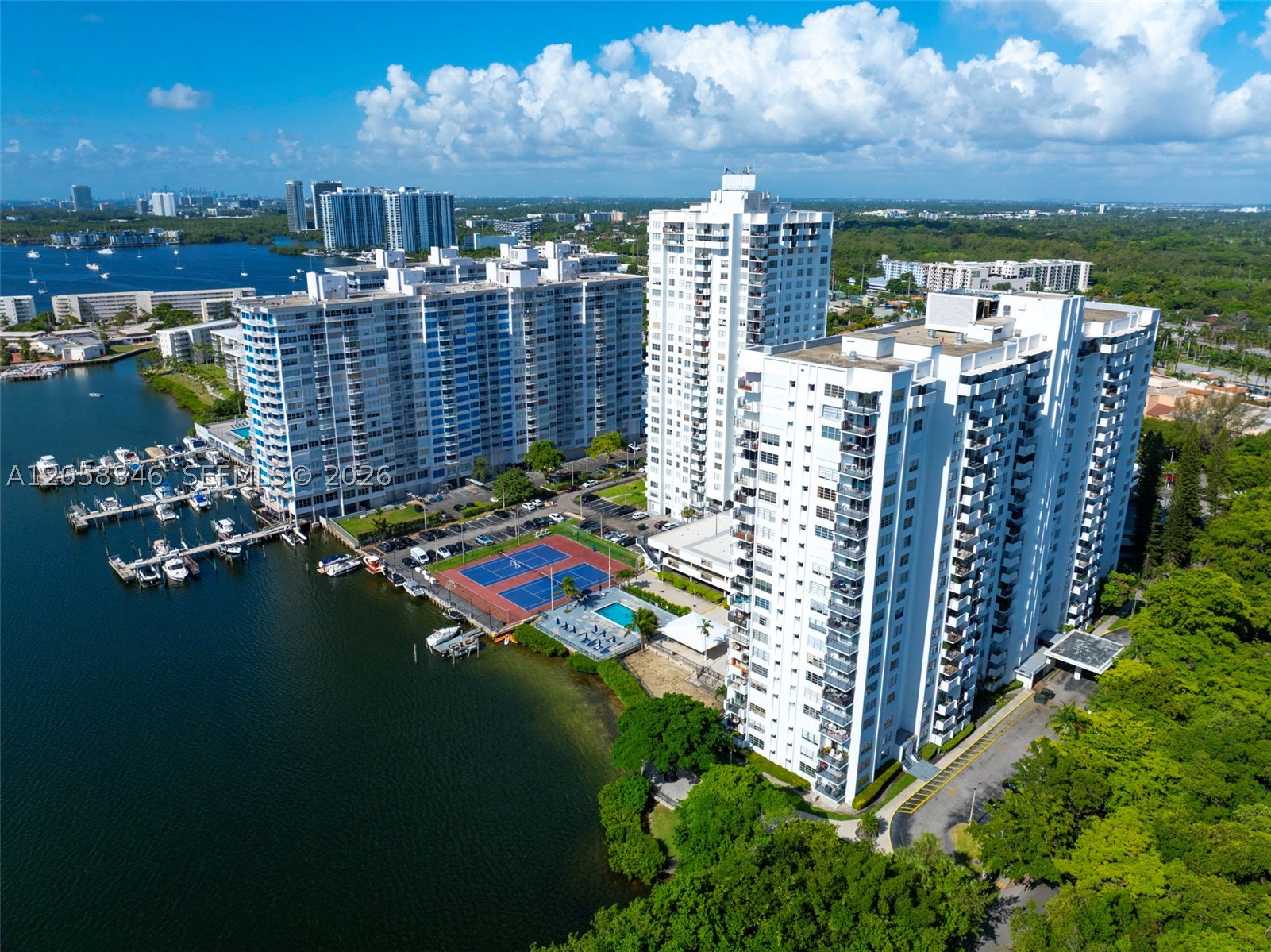 COMMODORE PLAZA CONDO - Residential