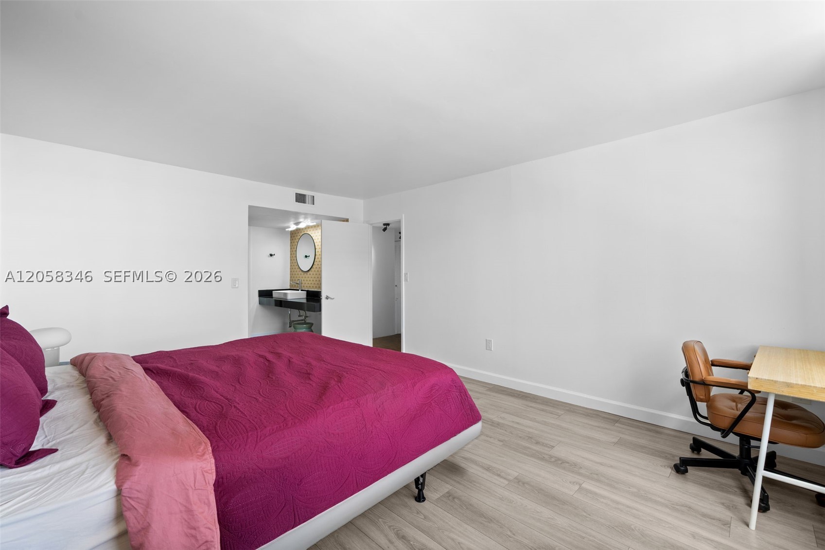 COMMODORE PLAZA CONDO - Residential