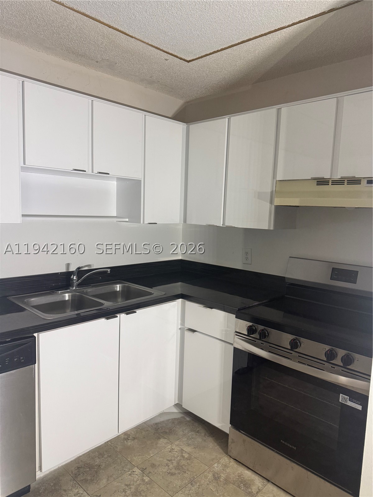 CYPRESS CREEK VILLAS - Residential