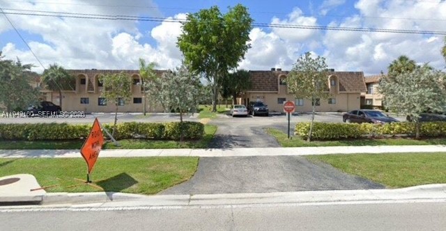 CYPRESS CREEK VILLAS - Residential