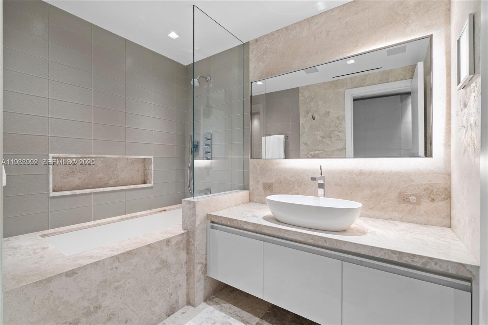 BAL HARBOUR TOWER CONDO - Residential