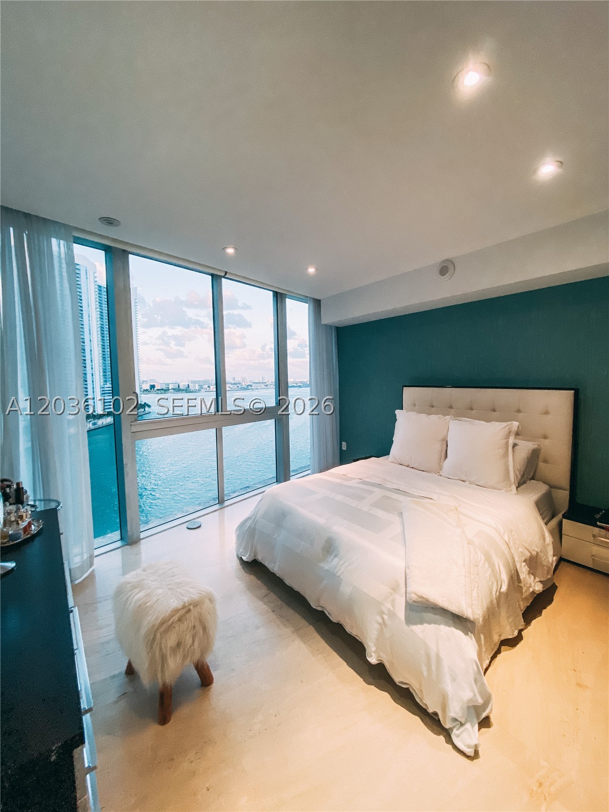 ICONBRICKELL CONDO NO 1 - Residential