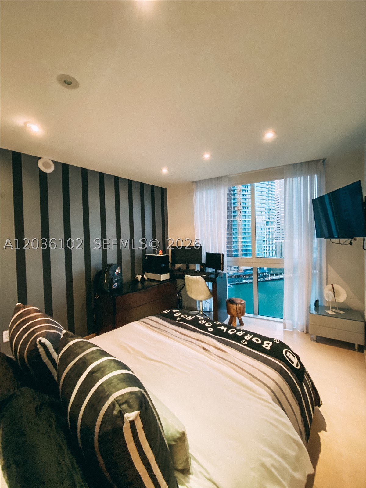 ICONBRICKELL CONDO NO 1 - Residential