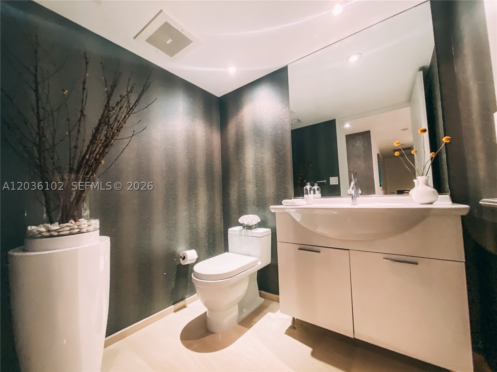 ICONBRICKELL CONDO NO 1 - Residential