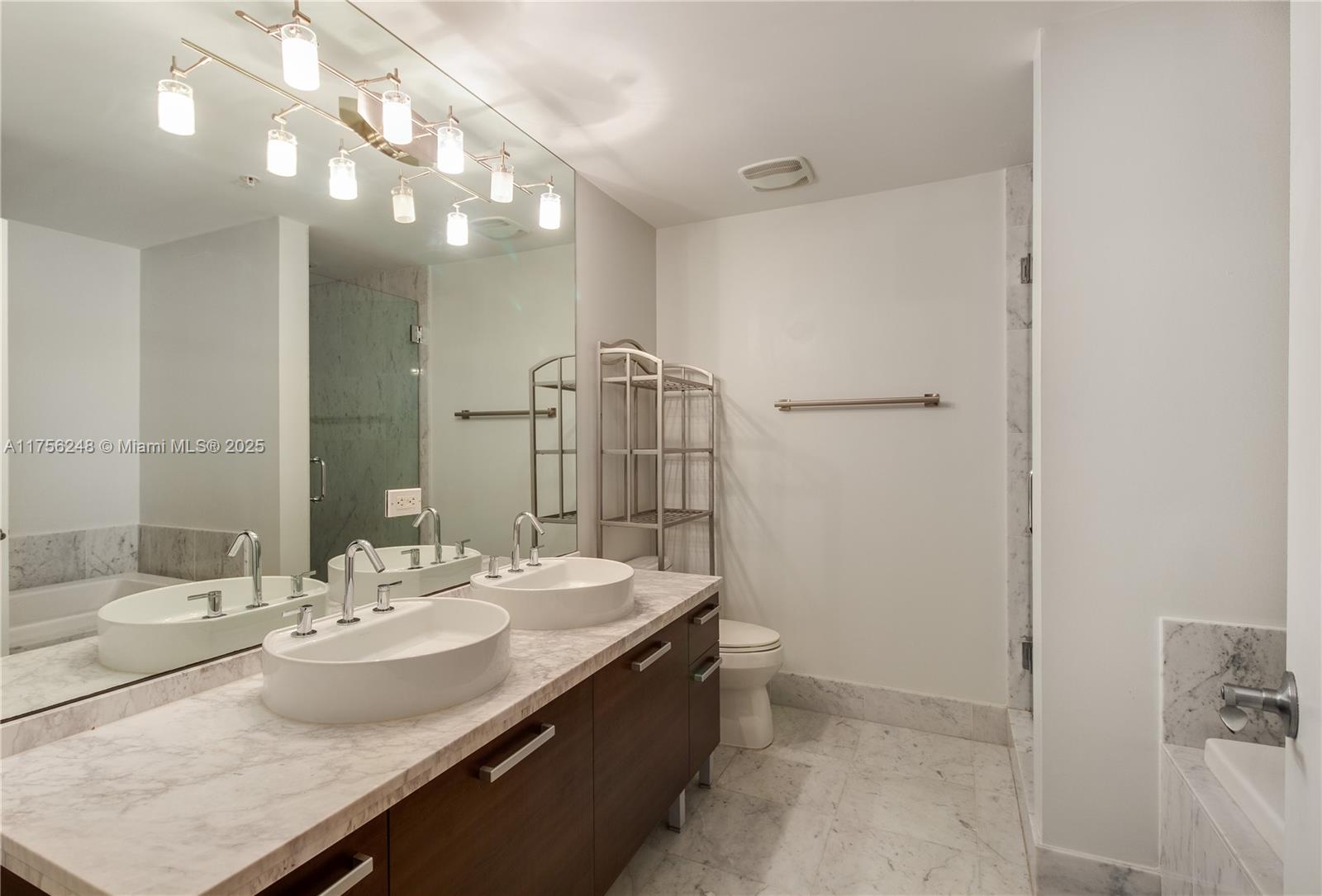 VIZCAYNE SOUTH CONDO - Residential