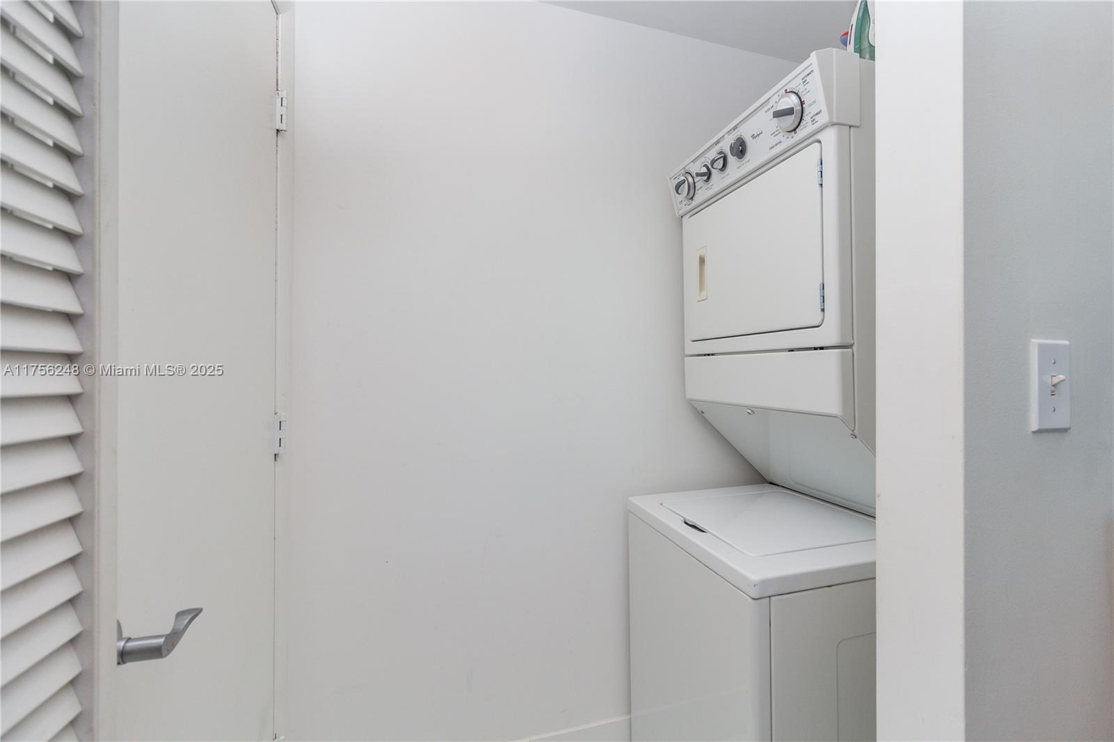 VIZCAYNE SOUTH CONDO - Residential