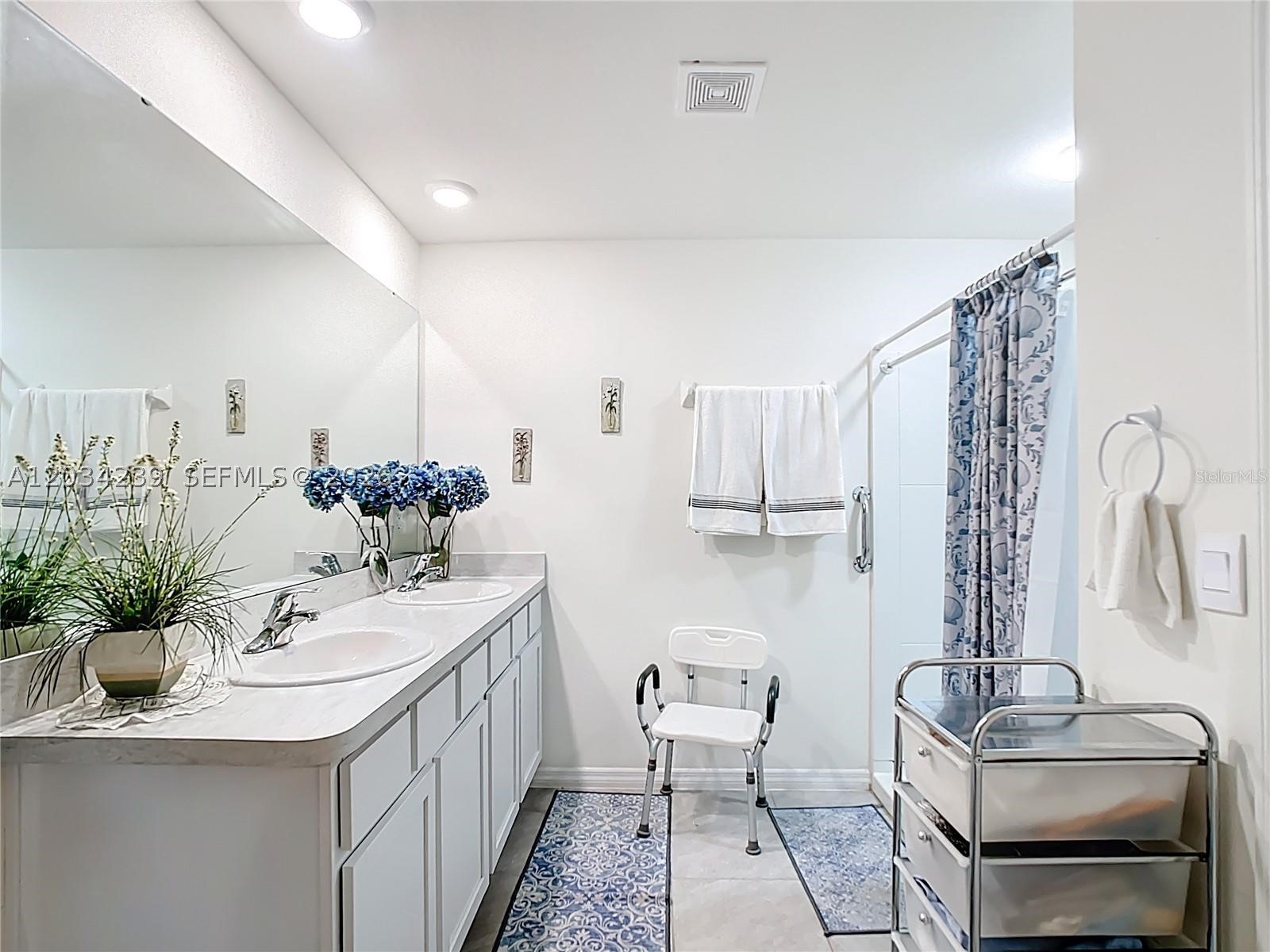 HUNTINGTON RIDGE - Residential