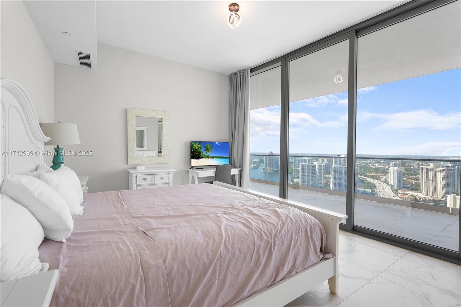 18975 COLLINS CONDO - Residential Lease