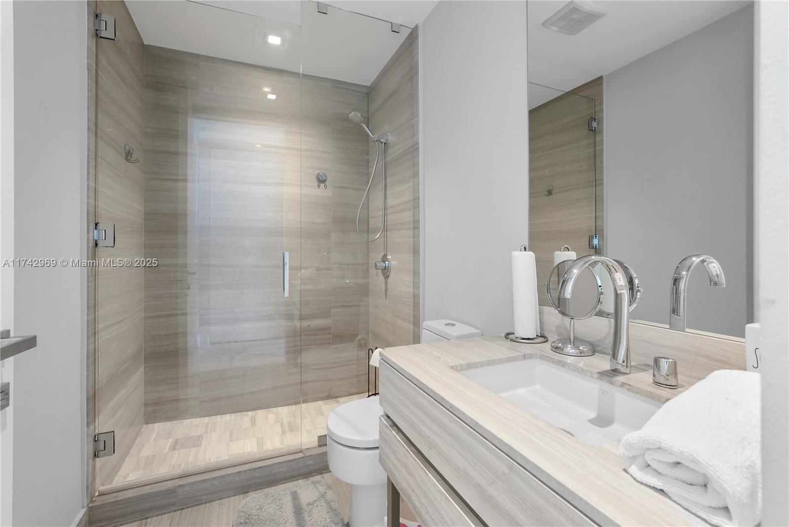 18975 COLLINS CONDO - Residential Lease