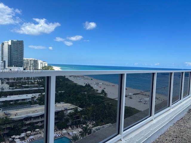 THE DECOPLAGE CONDO - Residential