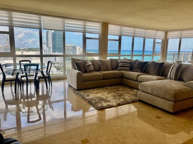 THE DECOPLAGE CONDO - Residential