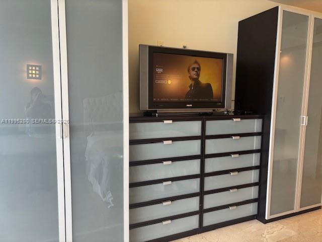 THE DECOPLAGE CONDO - Residential