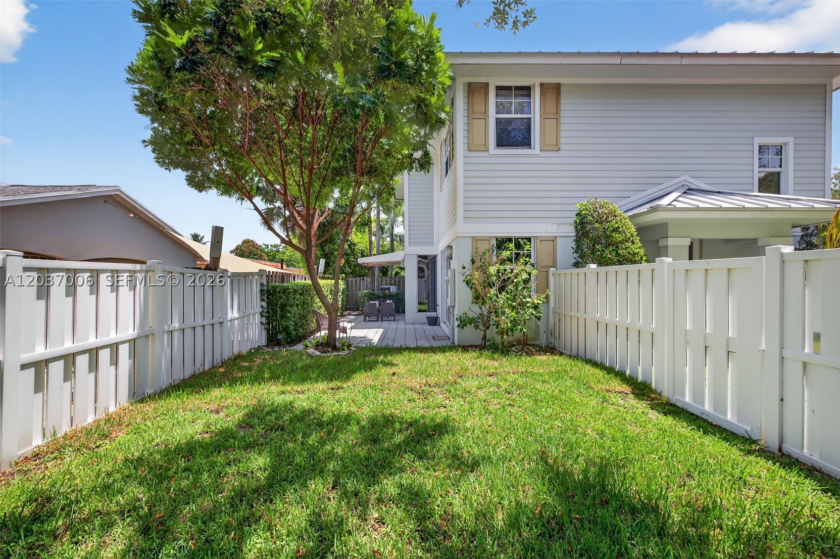 MIDTOWN FIFTEEN - Residential Lease