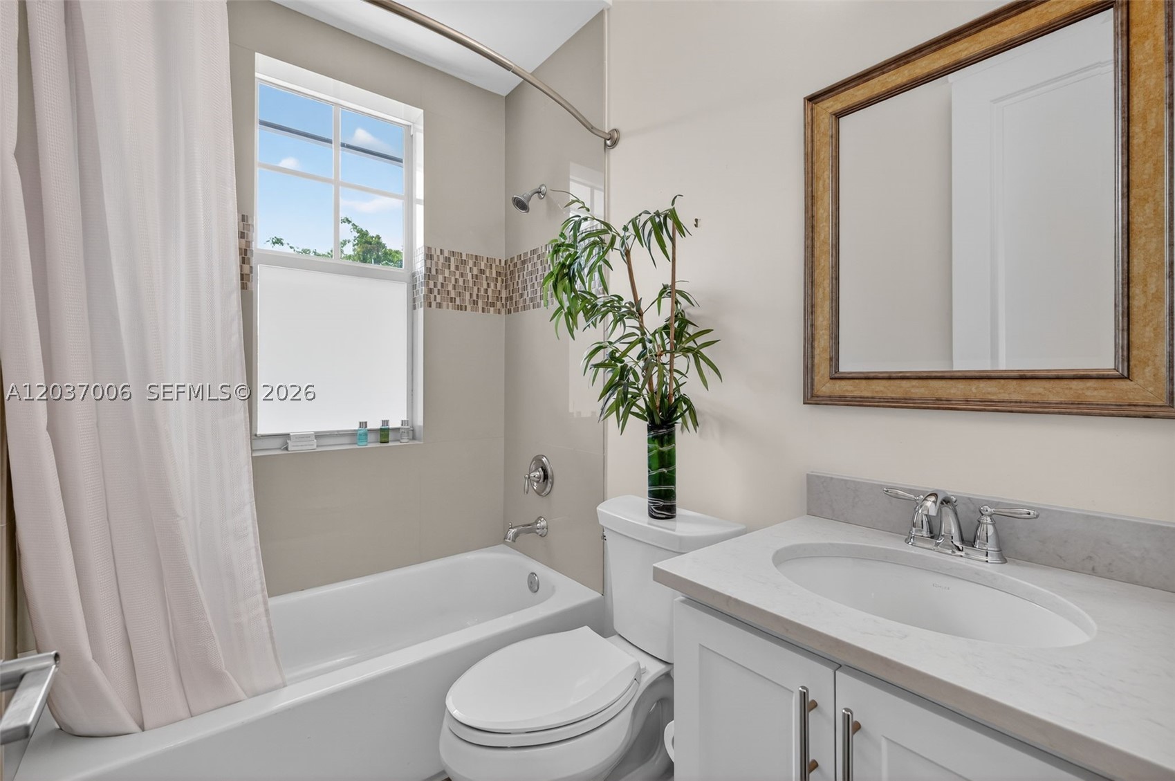 MIDTOWN FIFTEEN - Residential Lease