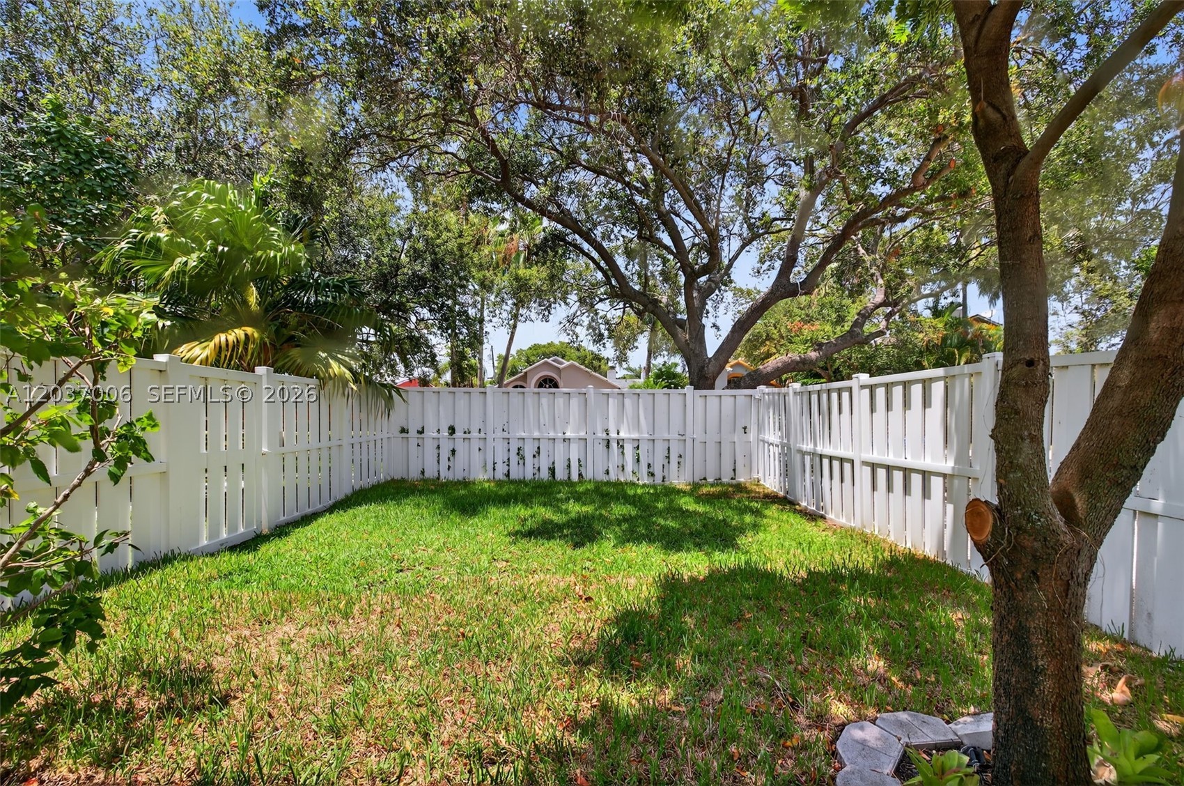 MIDTOWN FIFTEEN - Residential Lease