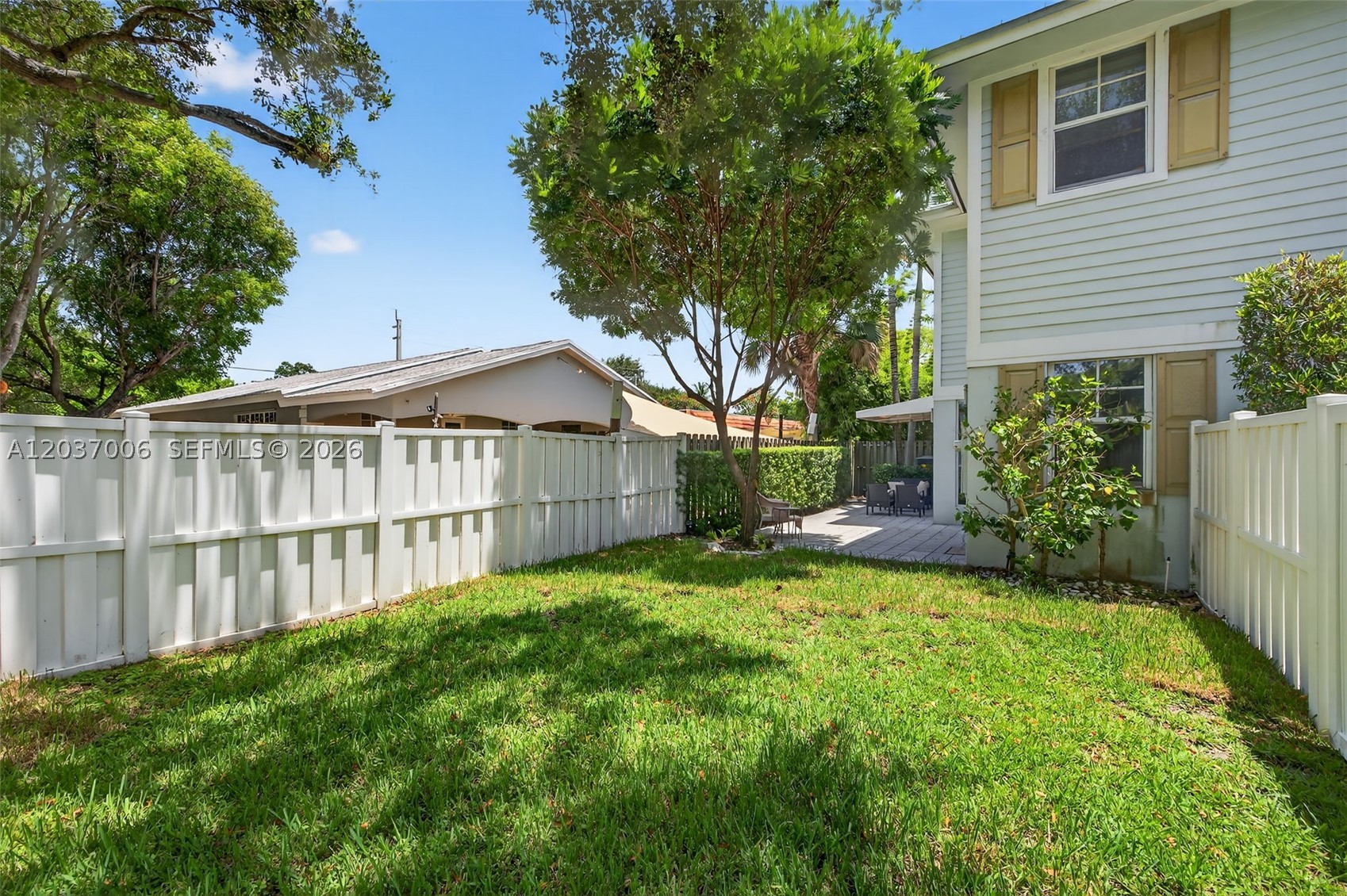 MIDTOWN FIFTEEN - Residential Lease