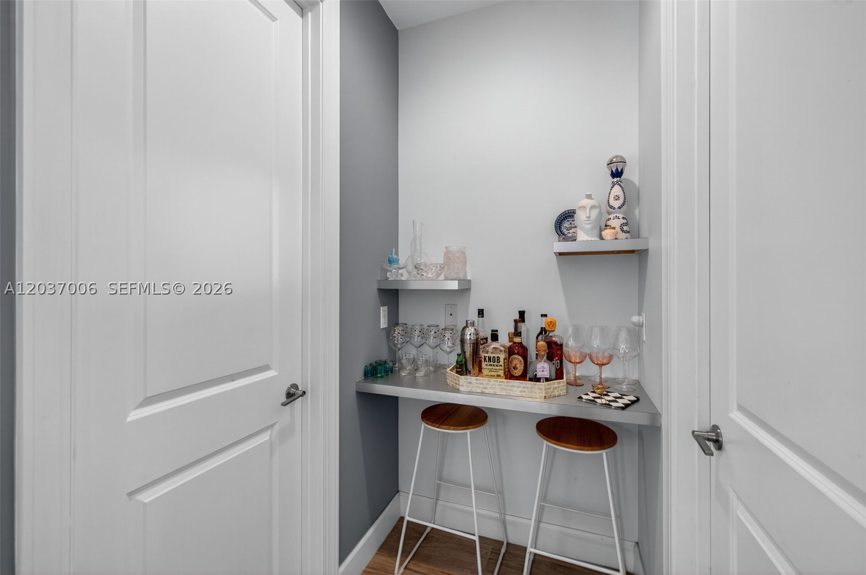MIDTOWN FIFTEEN - Residential Lease