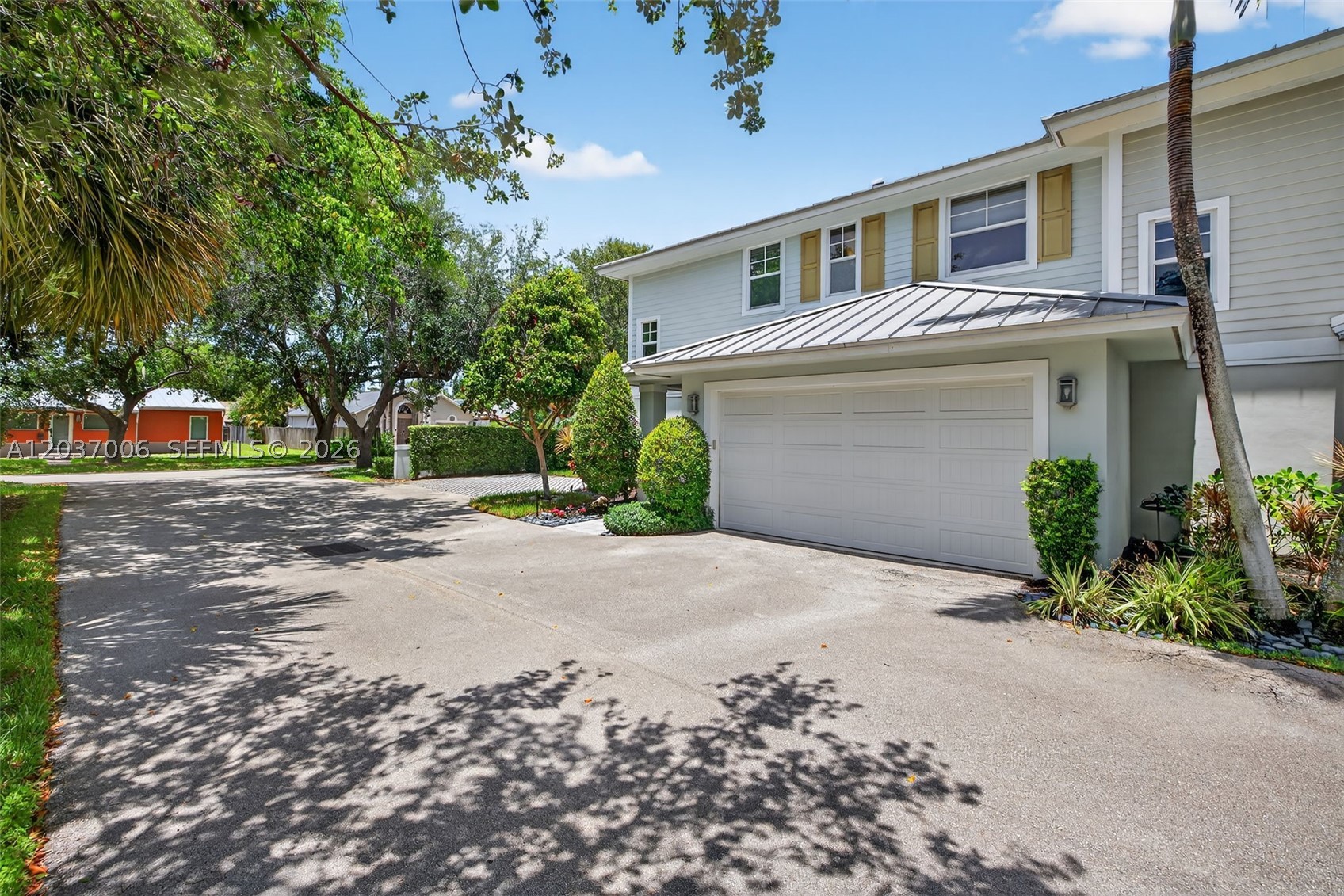 MIDTOWN FIFTEEN - Residential Lease